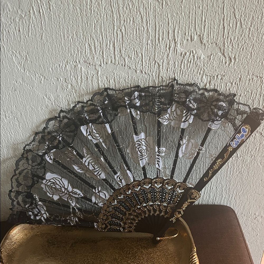 #1211=Elegant Black and Gold Lace Fan - Picture 1 of 4
